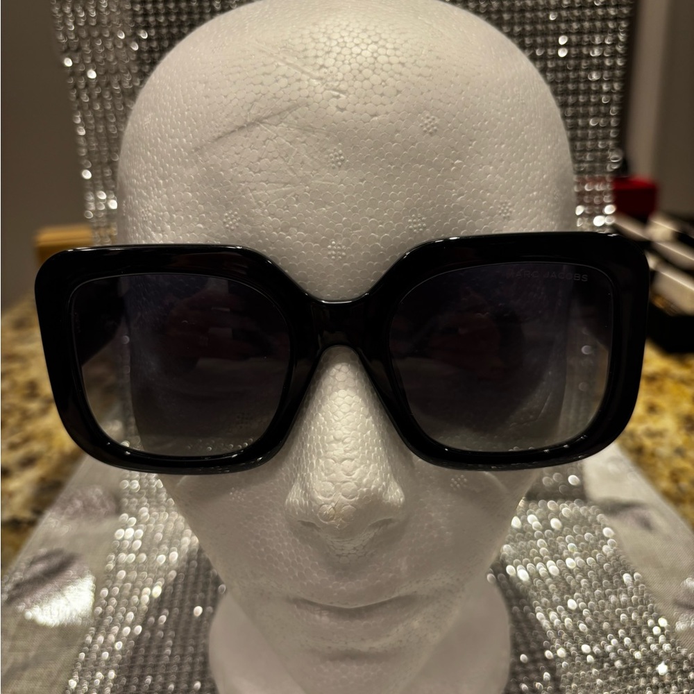 Marc Jacobs 647/s col 08AWJ size 53-21 polarized.Oversized Sunglasses